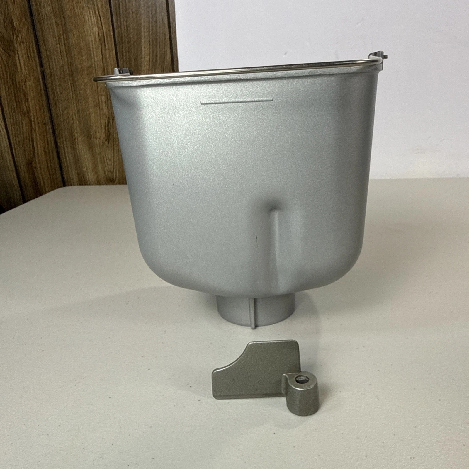 Breadman TR333 Bread Maker Pan with Paddle For ~ Models: TR333 & TR444 used
Opens in a new window or