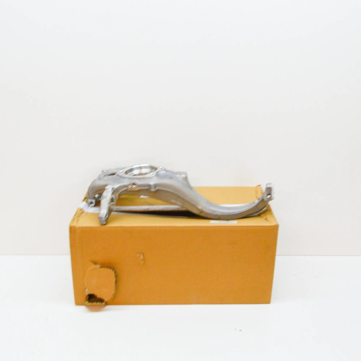 PORSCHE MACAN 95B Front Right Suspension Steering Knuckle