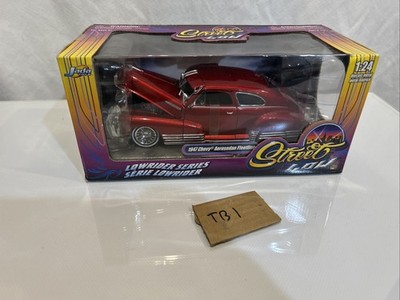 Jada Toys Street Low Lowrider Series 1947 Chevy Aerosedan Fleetline 1:24 Diecast