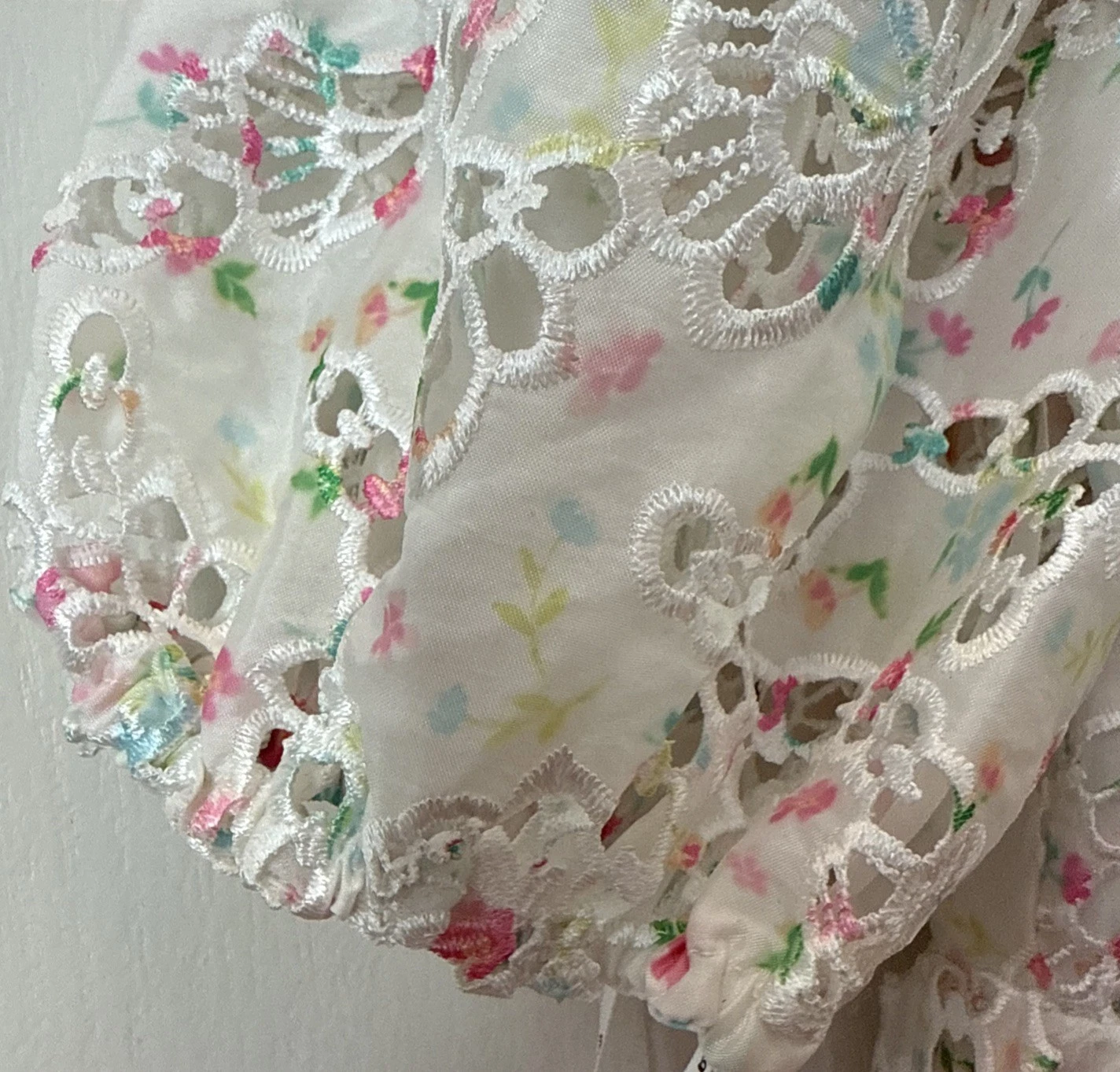 UNDERCOVER FOR LOVE & LEMONS for Victoria Secret Mini Abito Magnolia Bianco Floreale Grande Nuovo con etichette