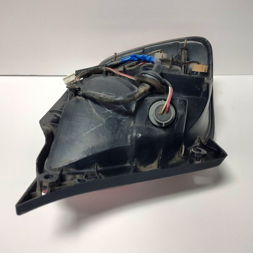 1998 99 2000 Lexus GS300 GS400 Right Passenger Outer Tail Light Assembly OEM (B) - Picture 8 of 11
