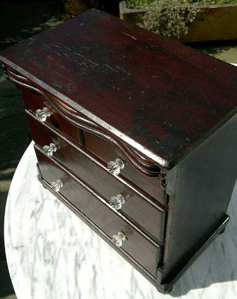 Cajonera antigua miniatura de pino victoriano ~ pieza de aprendiz ~ cajón secreto Foto 2 de 4