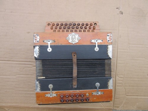 Antique Vintage Schutz Marke Accordion Diatonic FBE Button - PARTS OR REPAIR - 第 1/13 張圖片