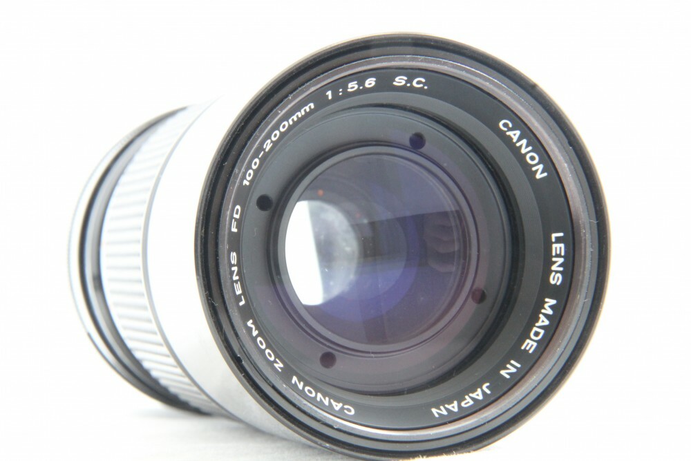 Canon FD 100-200mm f 5.6 f/5.6 SC S.C MF Zoom Lens from Japan