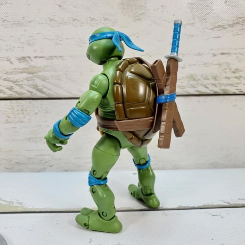 Modellino Teenage Mutant Ninja Turtles Classic Collection Leonardo 2012 6" - Foto 9 di 14