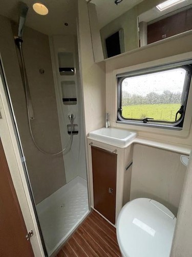 2021 RIMOR SEAL 9 6 BERTH MOTORHOME FOR SALE - Picture 6 of 9
