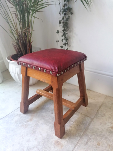 Mid Century Solid Oak Stool with Red Vinyl seat - Picture 9 of 9