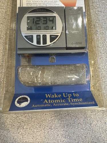 La Crosse WT-5600 ATOMIC Projection Alarm Clock Project Time Onto Wall NEW Read! - Picture 5 of 13