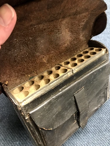 ORIGINAL CIVIL WAR CARTRIDGE BOX - BERDAN'S SHARPSHOOTERS with TINS & BLOCKS