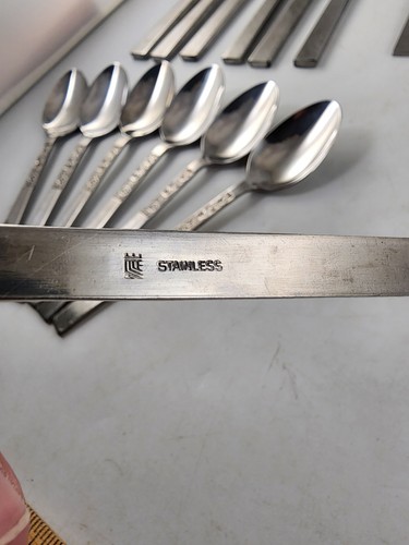 Stanley Roberts Dorette Stainless Flatware 30 Pcs Mid Century 6 Place Settings - Picture 12 of 13