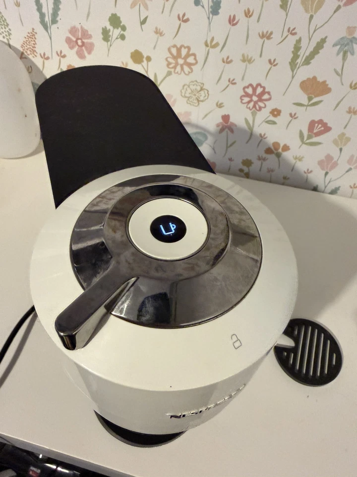 De'Longhi Nespresso Vertuo Next ENV120, photo 3 of 5