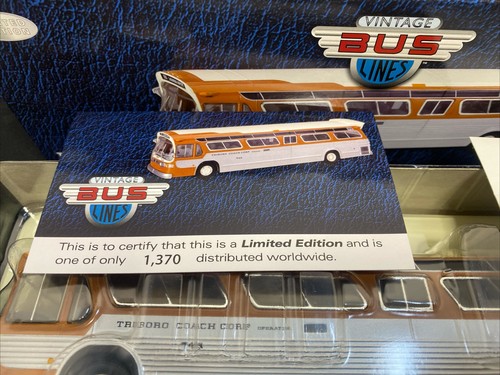 Corgi Fishbowl BUS Triboro Coach, New York City Bus LaGuardia  1:50 Scale NEW ๐ฅ - Picture 7 of 10