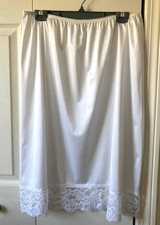 Preowned Vassarette Women's Full Figure White Nylon Half Slip Style 11805 2XL 28