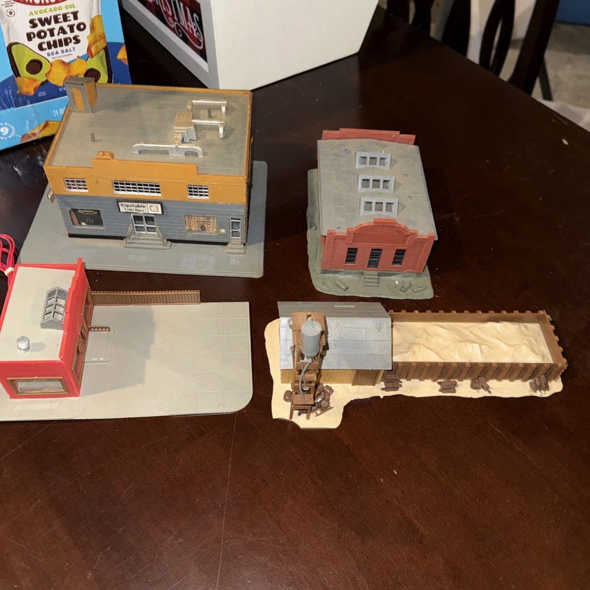 17 Years and Up POLA HO Model Railroad Buildings, Tunnels