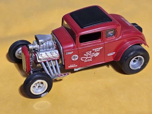 Vintage '32 Ford Deuce Sport Coupé costruito 1/25 modello Gasser Swamp Rat dettaglio GARLITS'