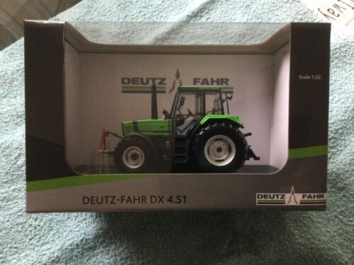 Universal Hobbies Toy Model DEUTZ FAHR DX 4.51 Tractor 1/32 Scale Brilliant