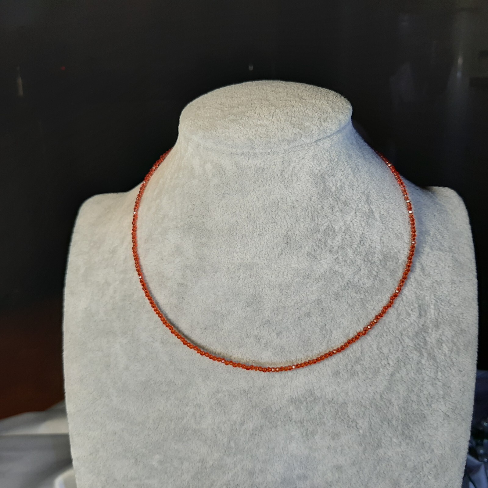 Collier perle zircon rouge taillé à facettes pour sublimer vos soirées