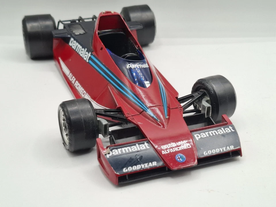 Vintage F1 Armalat Alfa Romeo Brabham Model - Red - 1:14 Scale - Parts Missing - Immagine 3 di 4