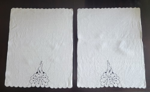 Vintage Linen Set Of 2 Tea/Fingertip towels. 21 x 16. Peacock in gray