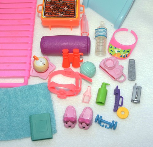 Barbie Pool-Lounge Chairs & Accessories Lot - Imagen 2 de 4