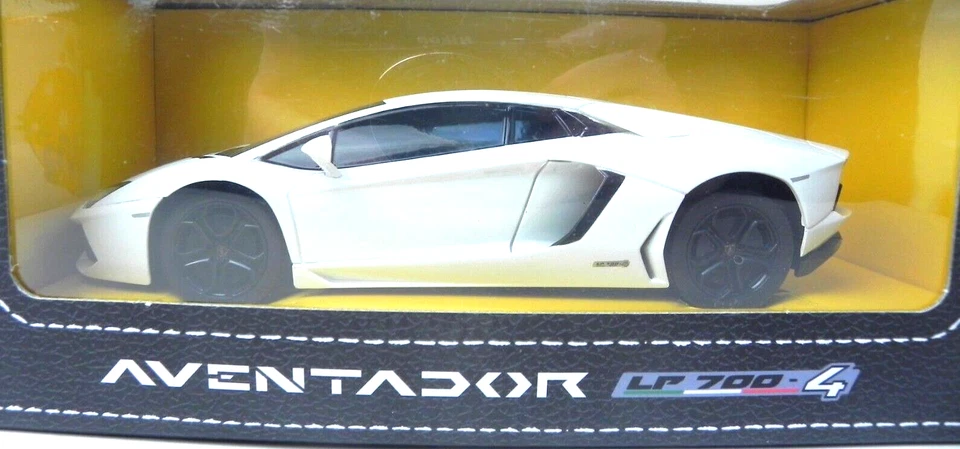 RC Lamborghini White Remote Controlled Car Full Function 1:24 Scale NIB - Image 2 of 4