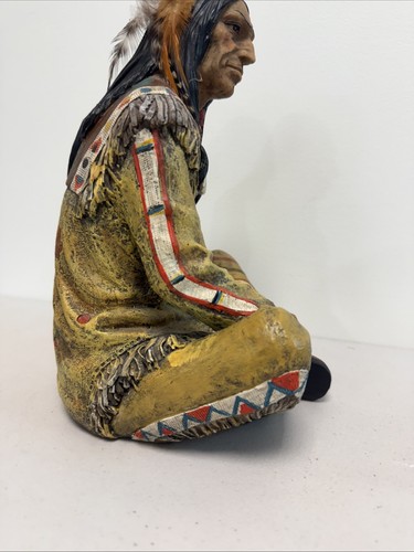 VTG Native American Indian Chief Resin Navajo Sitting Statue 11” Figurine Decor - Imagen 8 de 14