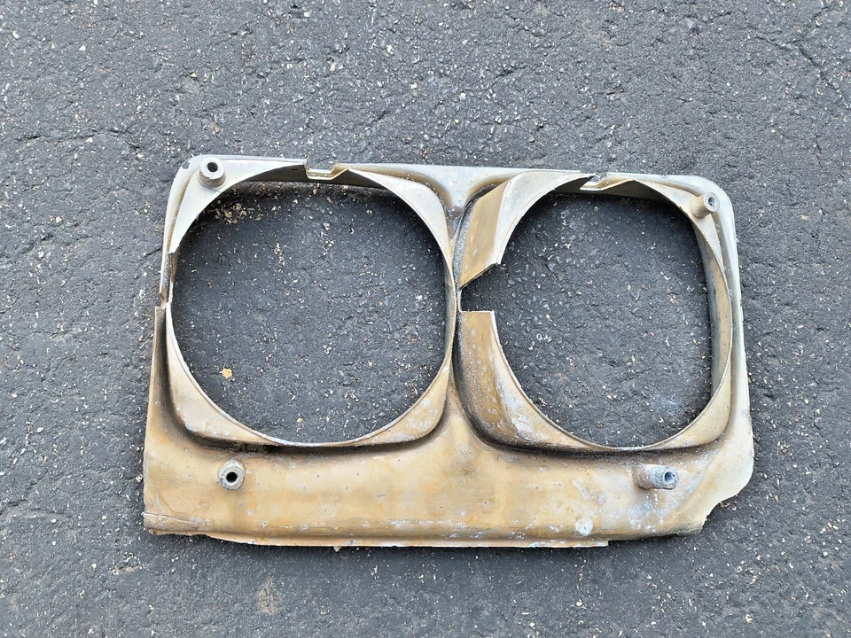 Buick Skylark GS 350 400 1969 Special Sport Wagon LH faro bisel 1385517 Foto 2 de 3