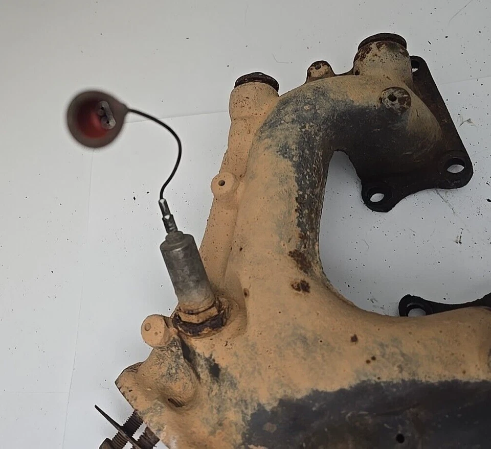 Nissan 720 Exhaust Manifold 83-86 1983-1986 OEM Nissan Original NO CRACKS 84 85 - Image 3 of 4