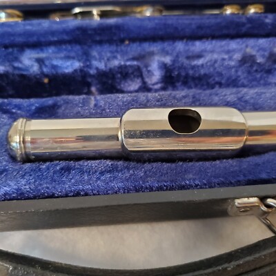 Vintage Armstrong Student Flute Wind Instrument Model 104 Vintage Armstrong Student Flute Wind Instrument Model 104