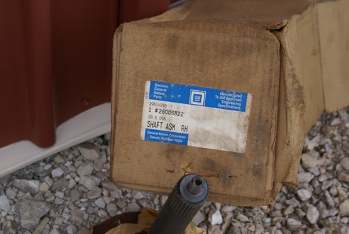 NOS GENUINE GM 26006822 DIFFERENTIAL OUTPUT SHAFT ASSEMBLY RH 1988-1997 1/2 TON - Picture 2 of 7