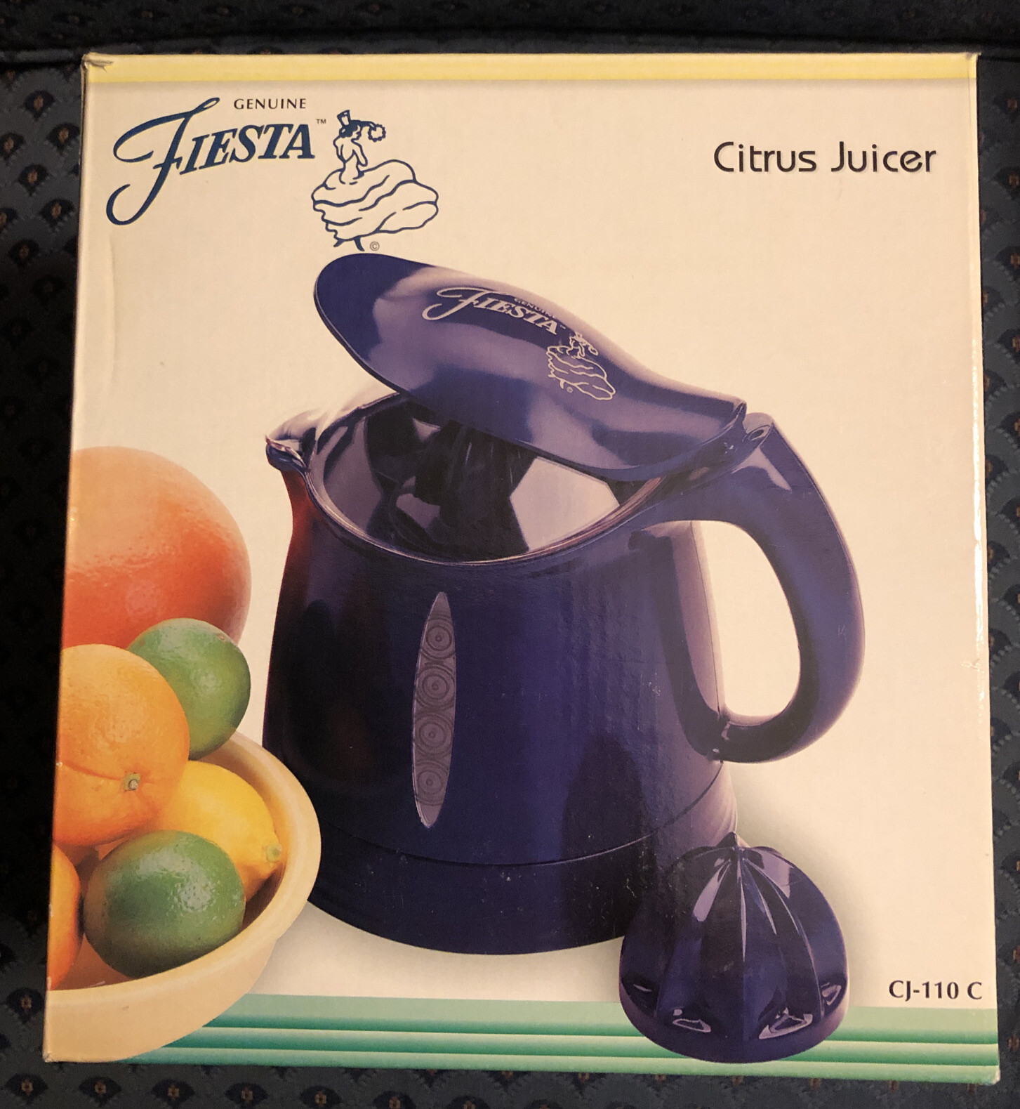NIB Fiesta 1990s Citrus Juicer Cobalt Blue 32-Ounce Two Reamers Cord Storage