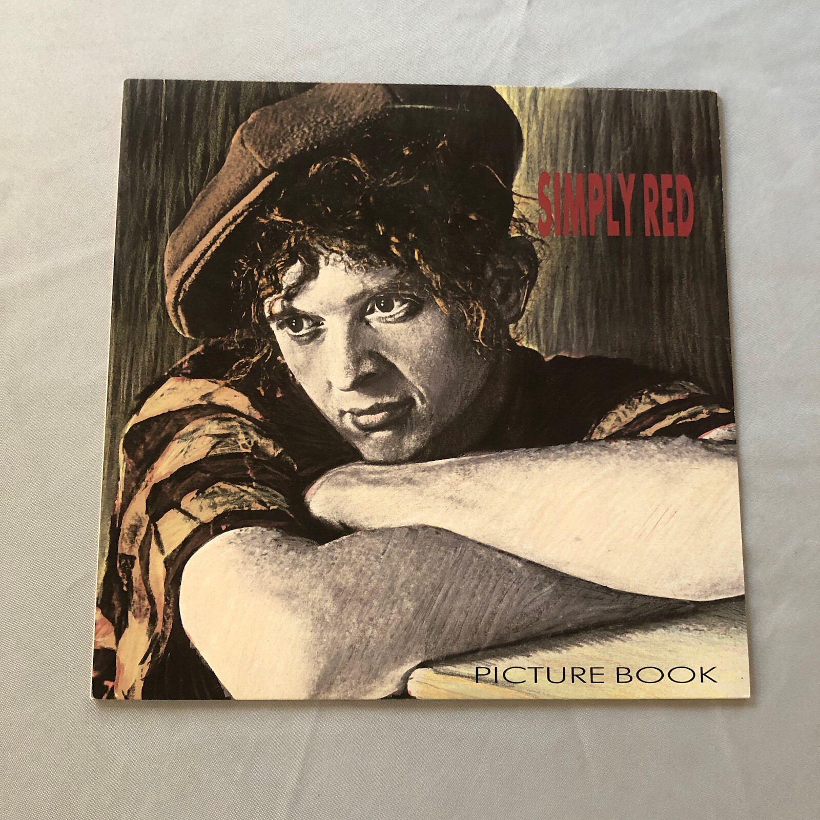 Simply Red Picture Book 1985 Ex Shape