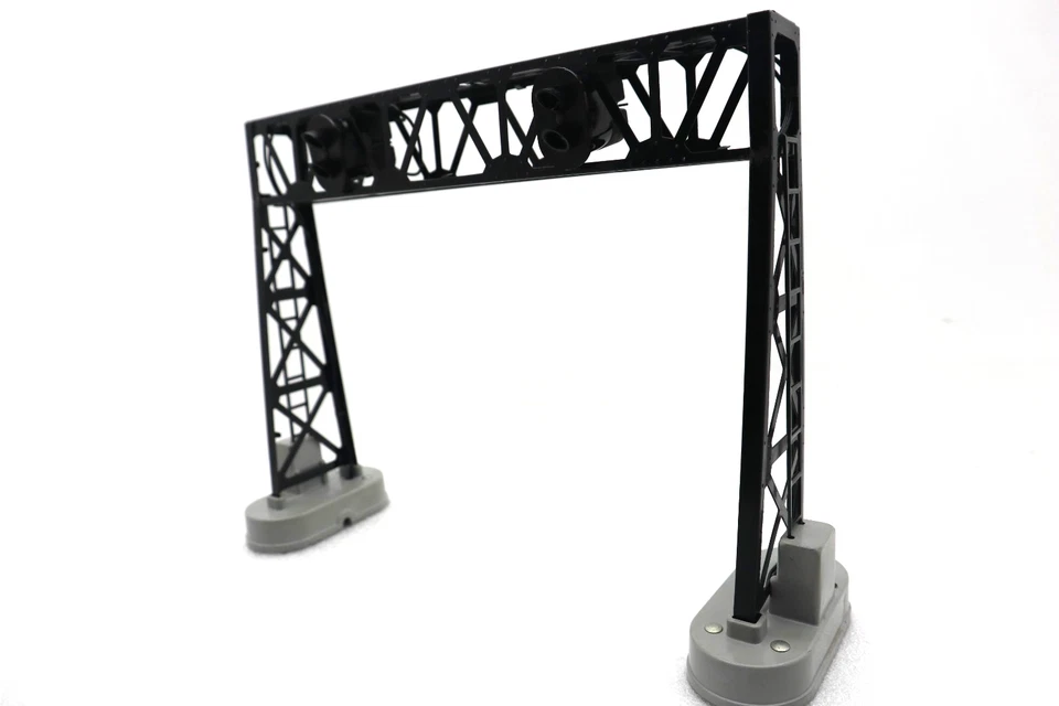 Lionel Post-War, O, No. 450 Operating Double Traffic Signal Bridge, C-8 LN/OB - Image 4 of 4