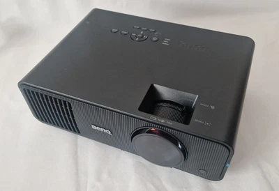 BenQ LH600ST Kurzdistanz Beamer NEU OVP FHD LED Gaming Heimkino 4000 ANSI Lumen - Bild 1 von 4