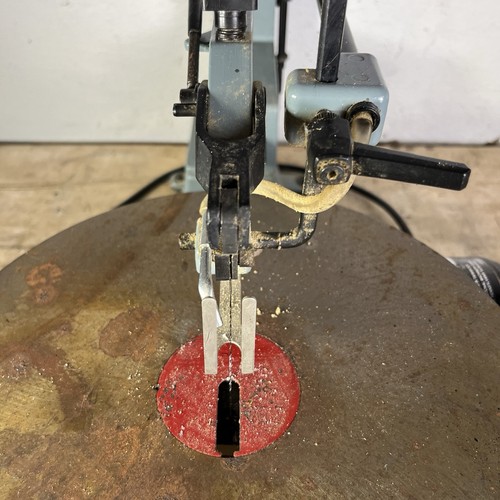 Delta 40-560 16” Variable Speed Scroll Saw with Cast Iron Table - Picture 3 of 14