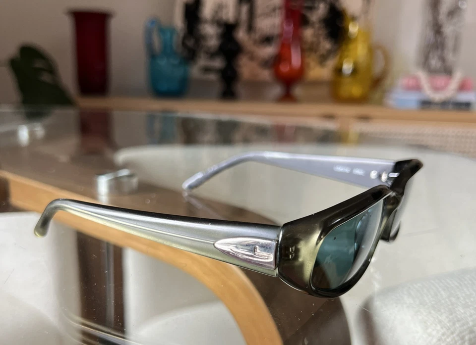 Gafas de sol italianas elegantes oliva, tinte azul Jet Set hechas en Italia Laura Giugiaro Foto 3 de 4