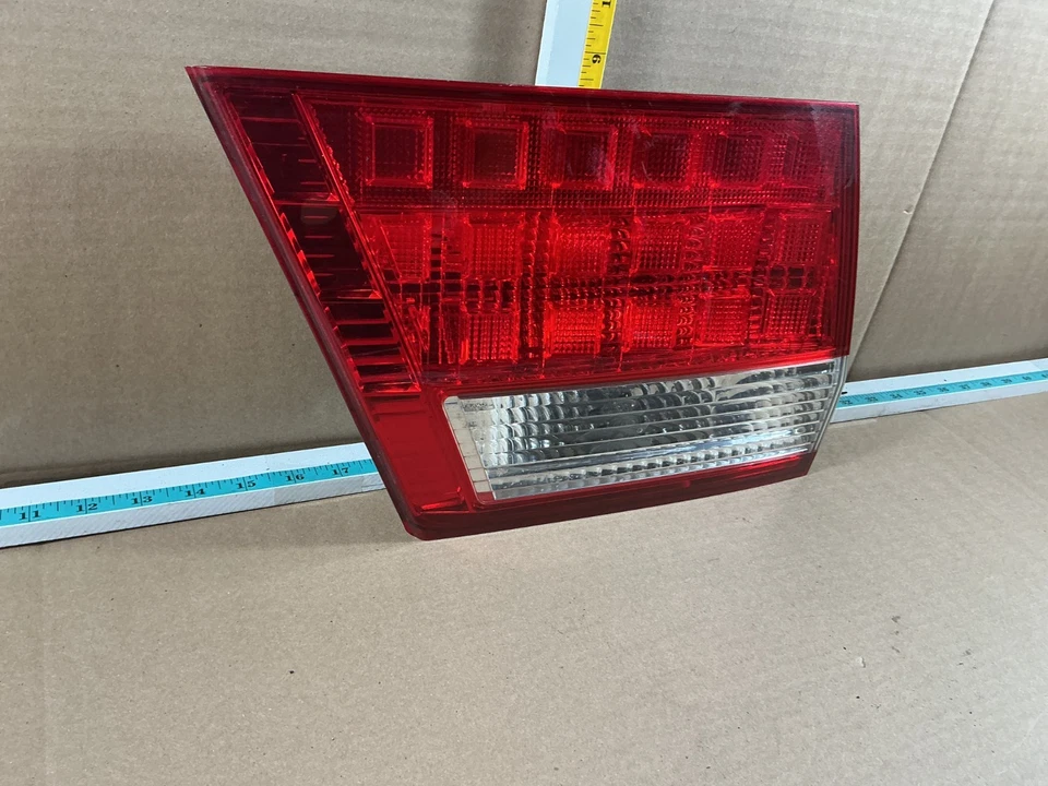 2005-2007 Honda Odyssey Rear Left Side Inner Taillight Tail Light 166-59843L OEM - Image 3 of 4
