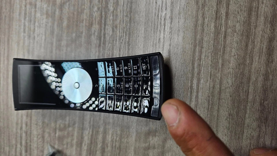 Bang & Olufsen B&O BeoCom 5 Cordeless Phone With Charging Base Speakerphone T35 - Image 2 of 4