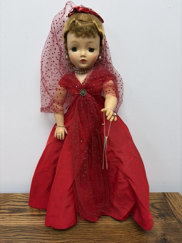 VINTAGE MADAME ALEXANDER CISSY LADY IN RED DOLL w HANG TAG 1958