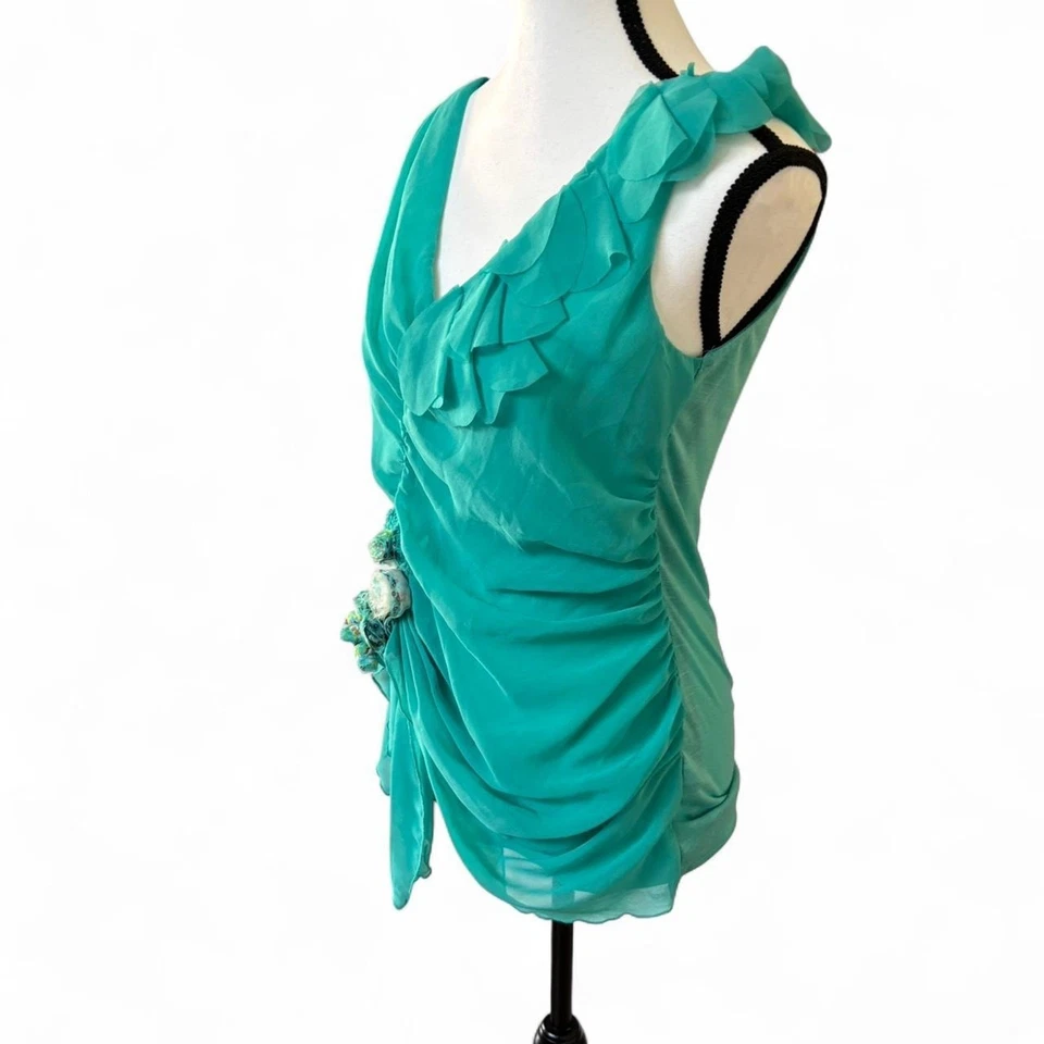 Blusa y2k Verde Azulado Aqua Top Detalle Volantes Apliques Florales Fiesta Top Pequeña Usada en Excelente Condición Foto 4 de 4