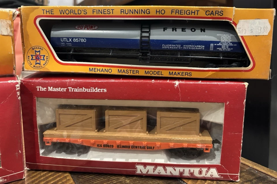 Mehano / Mantua Trains lot of FOUR (4) - Reefer/Freight/Tank (HO scale) w/ boxes - Image 4 of 4