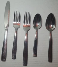 5 Piece Oneida Stainless Dinnerware Place Setting China 