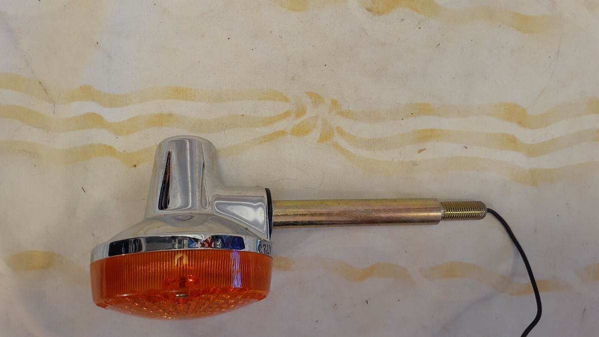 1970s Tokaidenso Japan 29970 Suzuki 35600-4 DOT Amber Turn