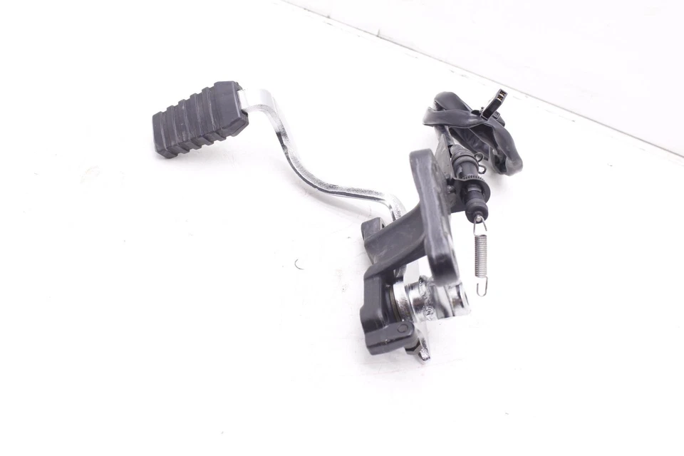 Juego trasero derecho Honda Shadow Ace 750 2003 OEM pedal de freno y montaje R8.BX3 Foto 3 de 4