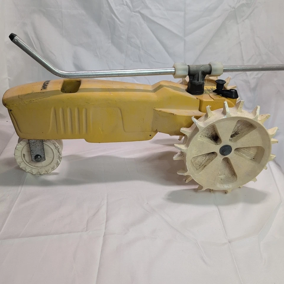 TRACTOR DE RIEGO ASPERSOR DE CÉSPED John Deere de hierro fundido NELSON de colección Foto 3 de 4