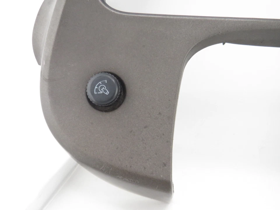 01-05 Lexus IS300 Panel de instrumentos negro Borde Medidor Cuadro Bisel 55411-53010 Foto 2 de 4