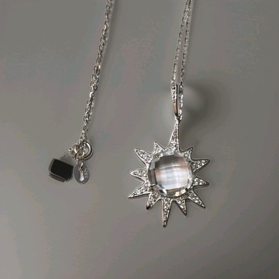 Natürlicher weißer Topas Sonne Anhänger mit 18 Zoll Kette Halskette Schmuck 1396
