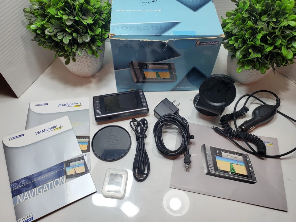 Navegación GPS portátil automotriz ViaMichelin X-930 🚗 Usado Foto 3 de 4