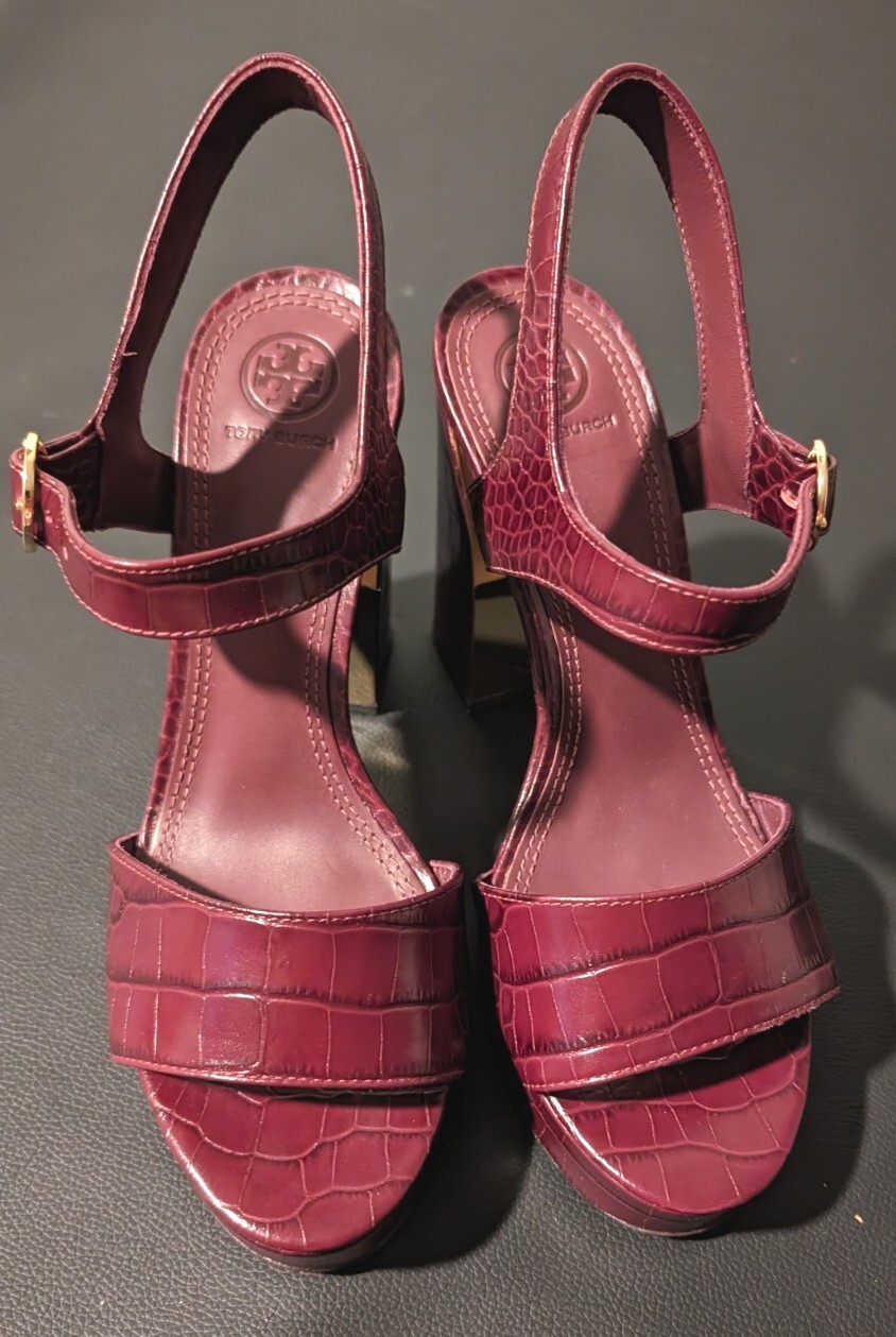 Sandalias con correa al tobillo Tory Burch de cuero de cocodrilo en relieve plataforma martina