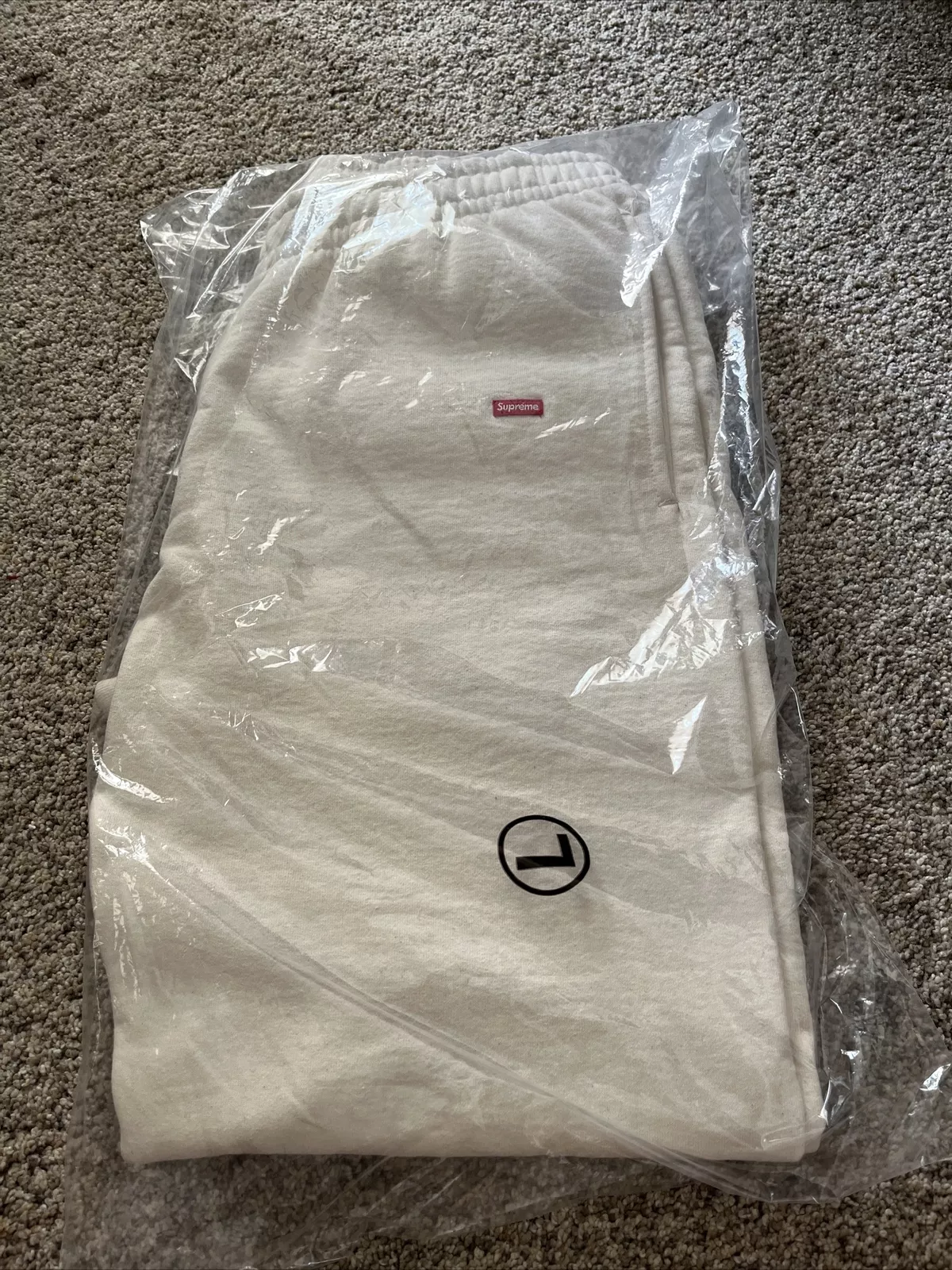 supreme petite boîte naturelle logo pantalon de survêtement SS22
